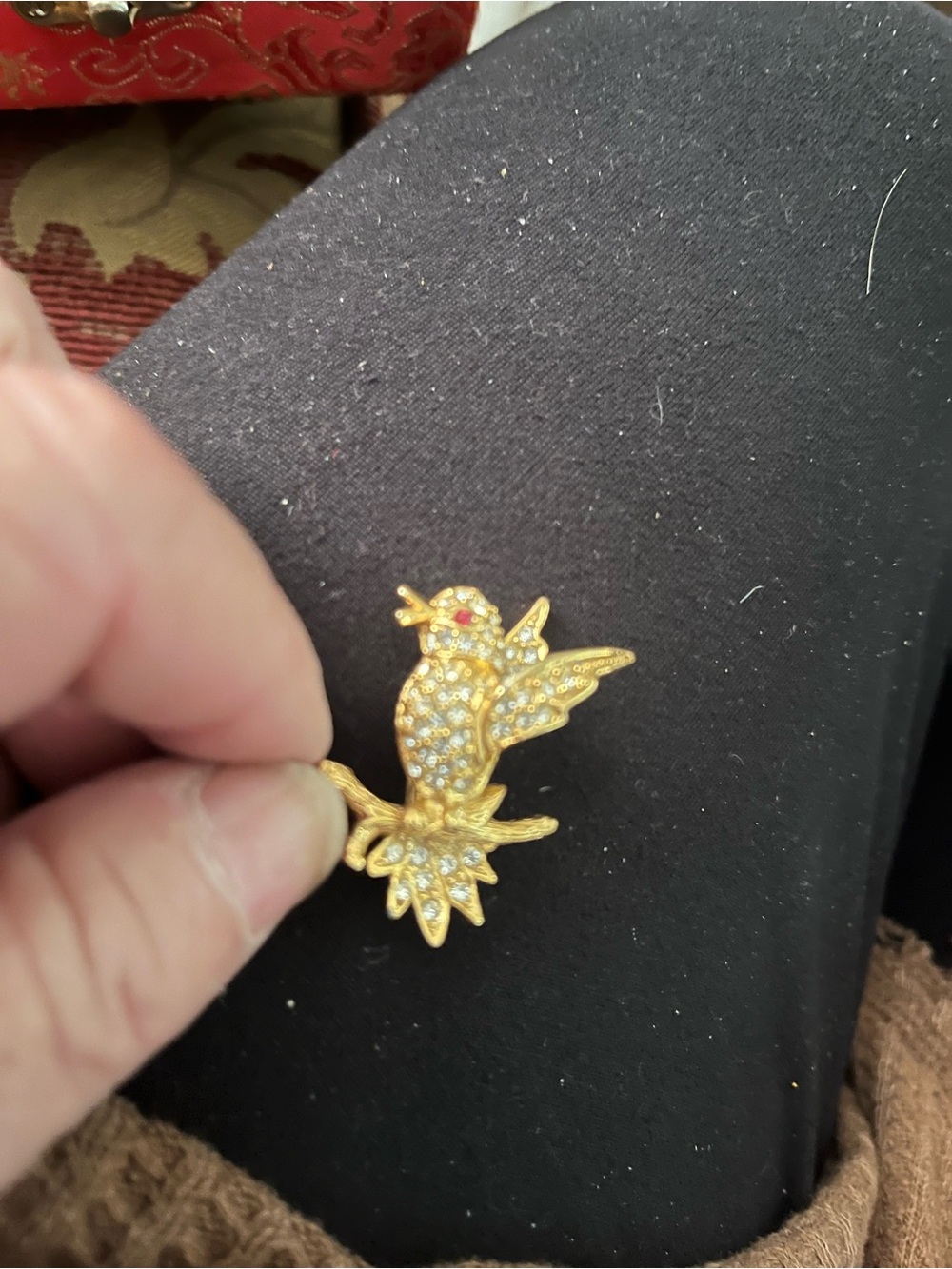 Gold-Tone Crystal Bird Pin Brooch - Elegant Accent for Pets/Bird Lovers